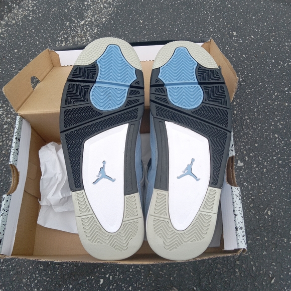 Air Jordan 4 Retro, University Blue - Picture 5 of 5